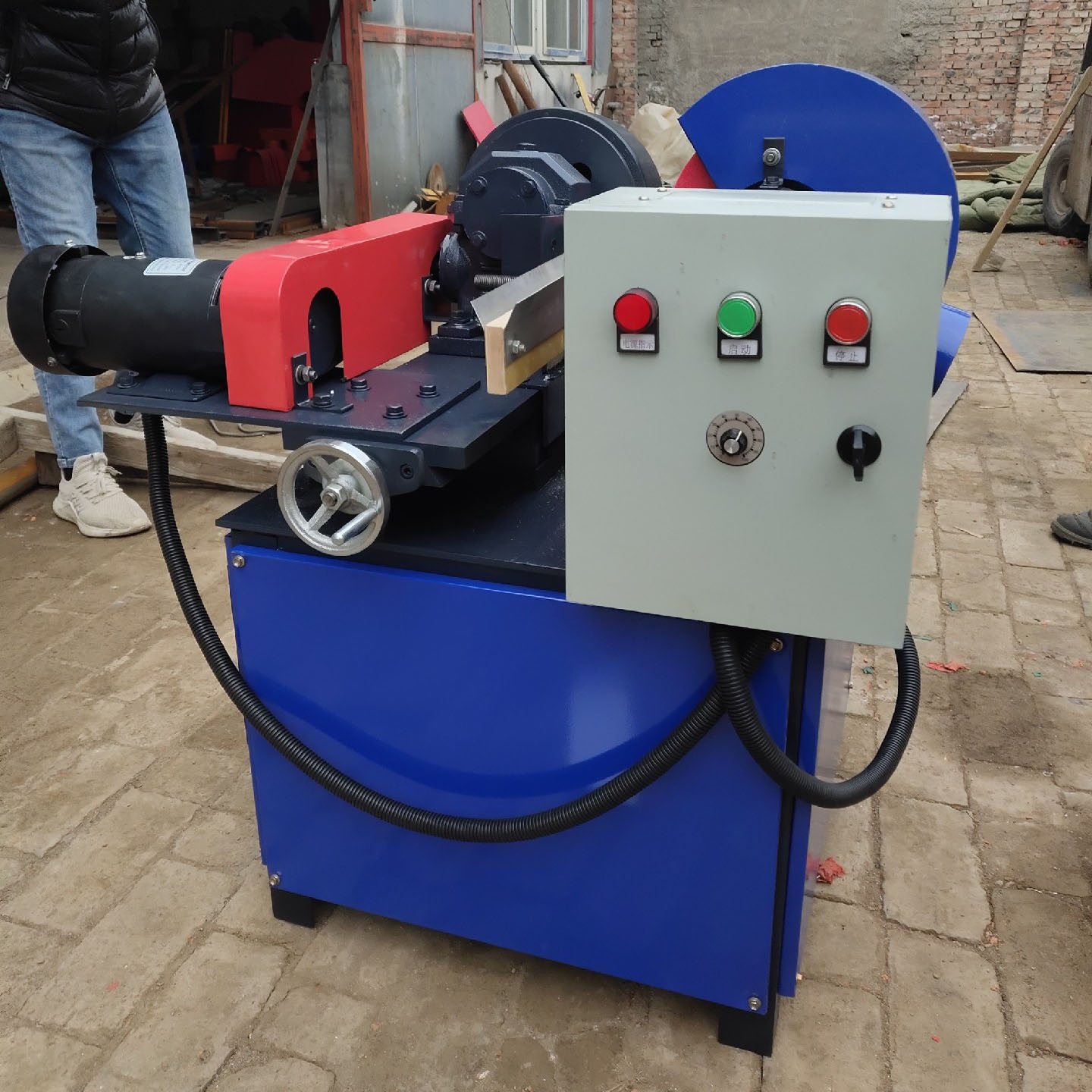 automated round pipe polishing machine