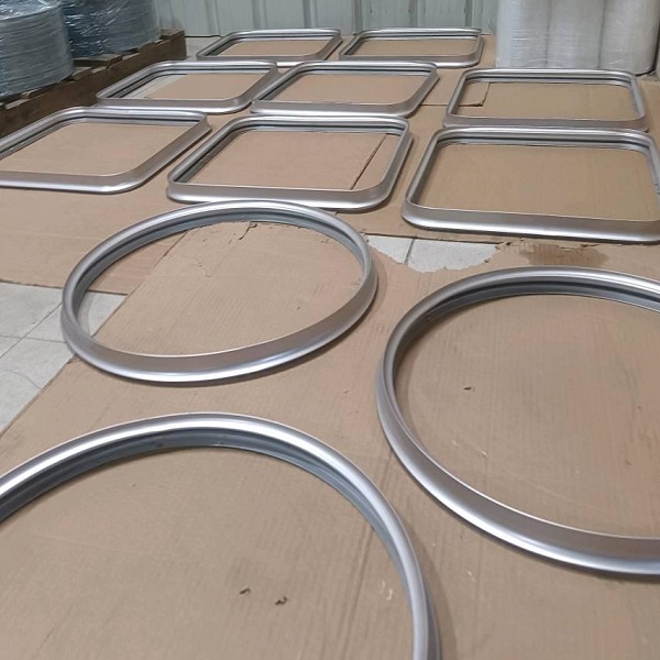 stainless steel round and rectangular flanges