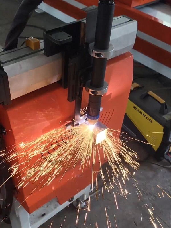 cnc plasma tube cutting machine