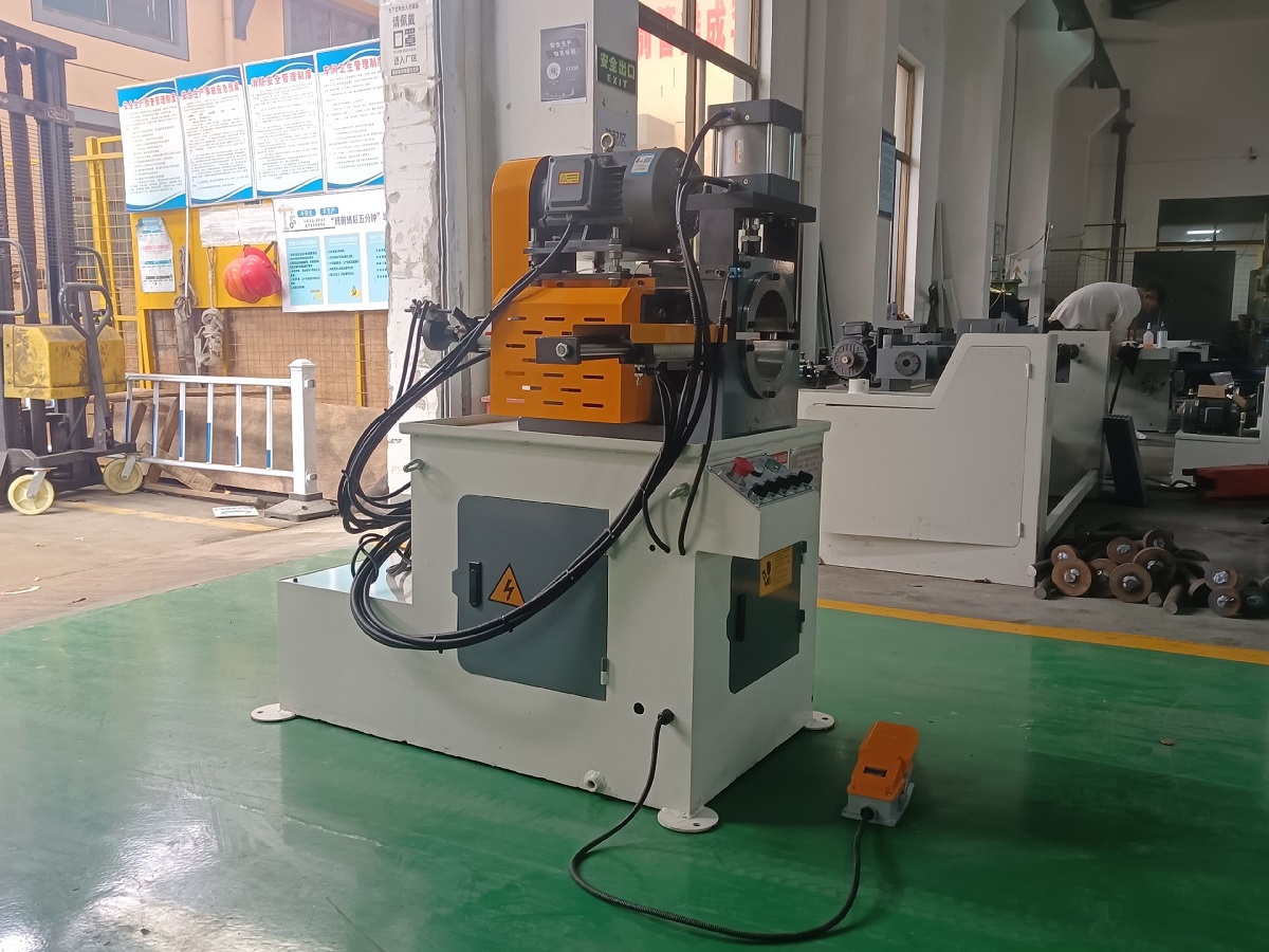 pneumatic single head chamfering machine