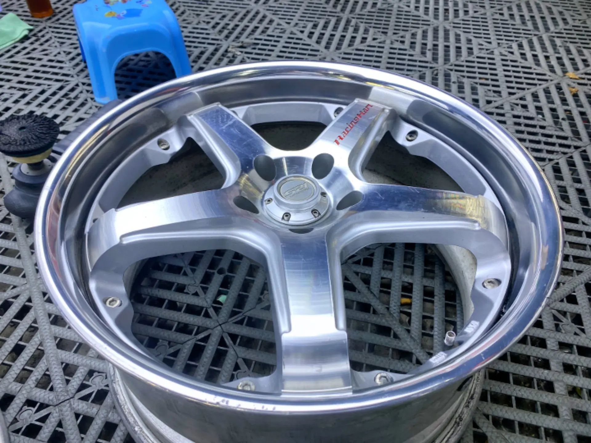 alloy wheel polishing