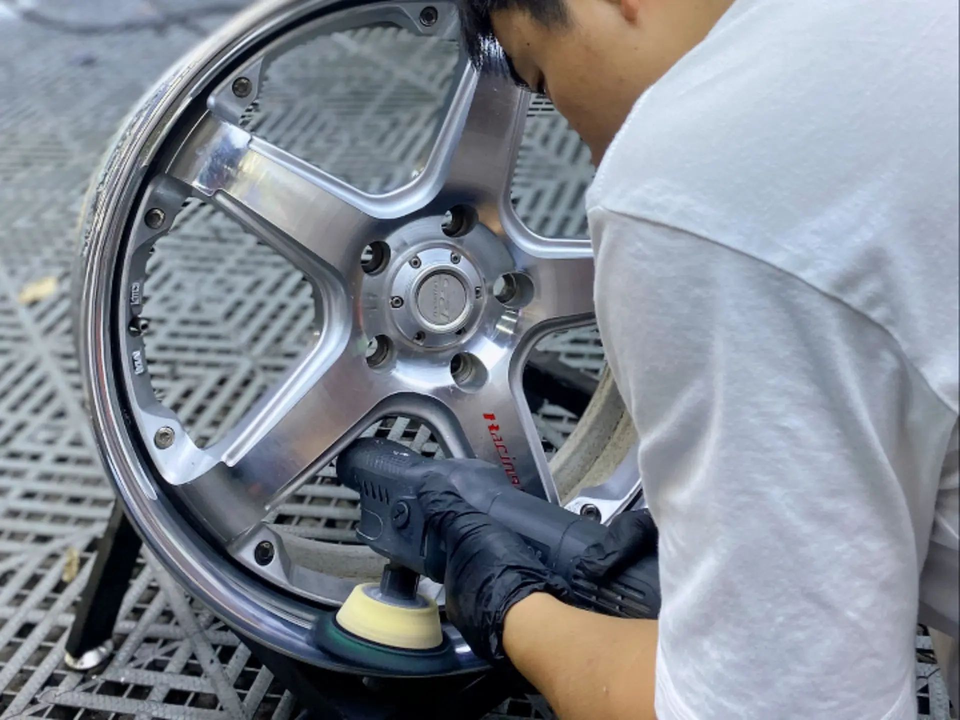 wheel polisher waxing